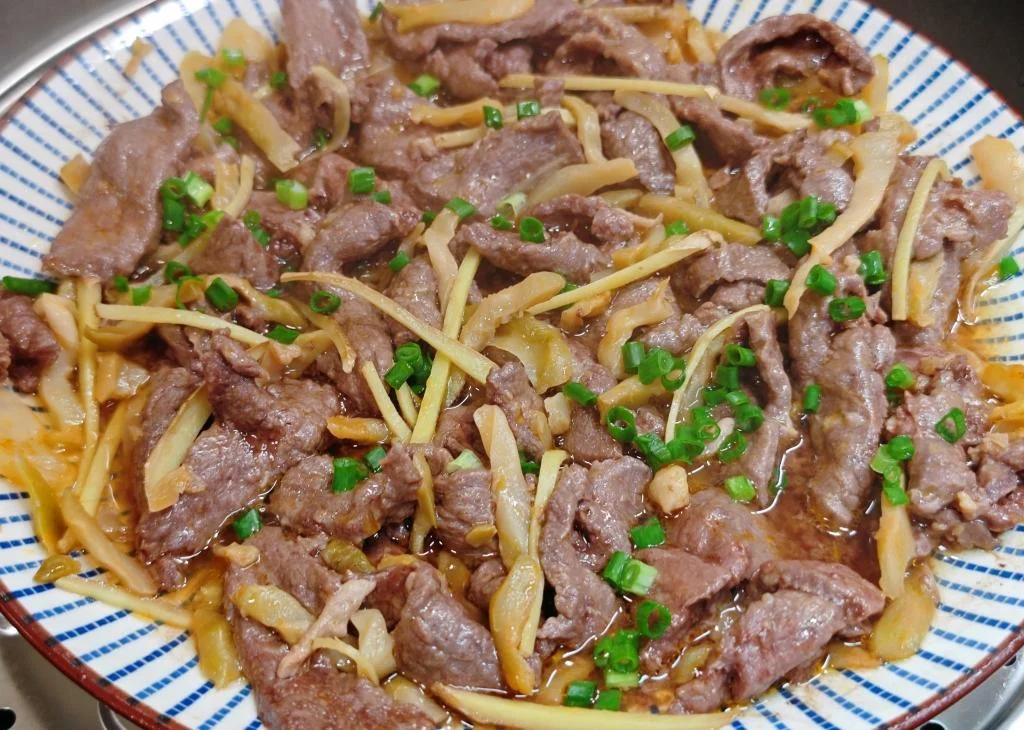 Steamed Beef with Pickled Mustard Tuber