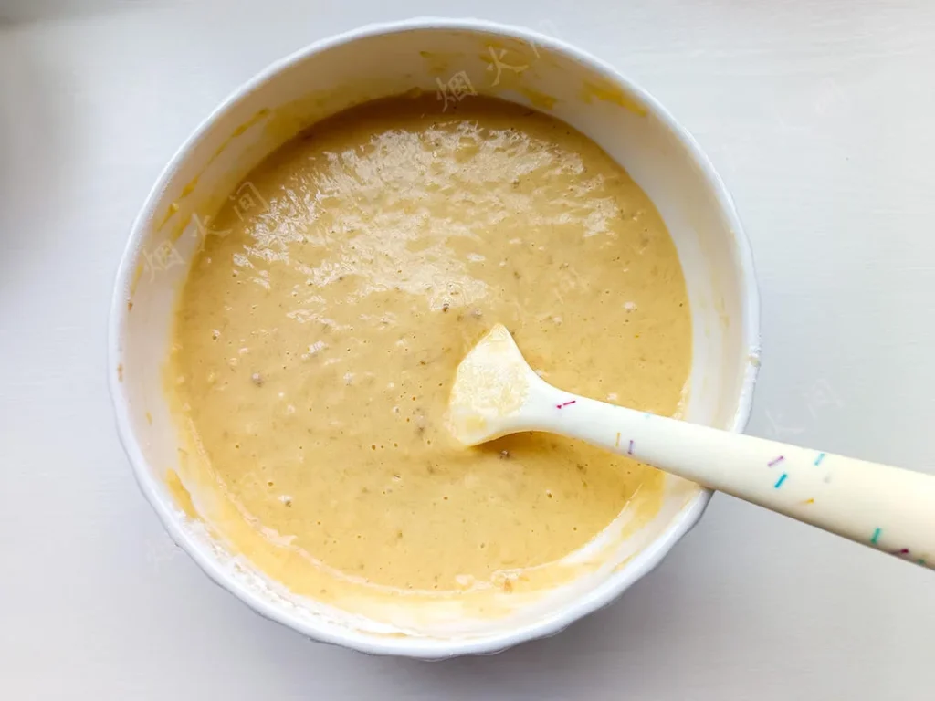 Low-Sugar, Low-Oil Banana Nut Pound Cake