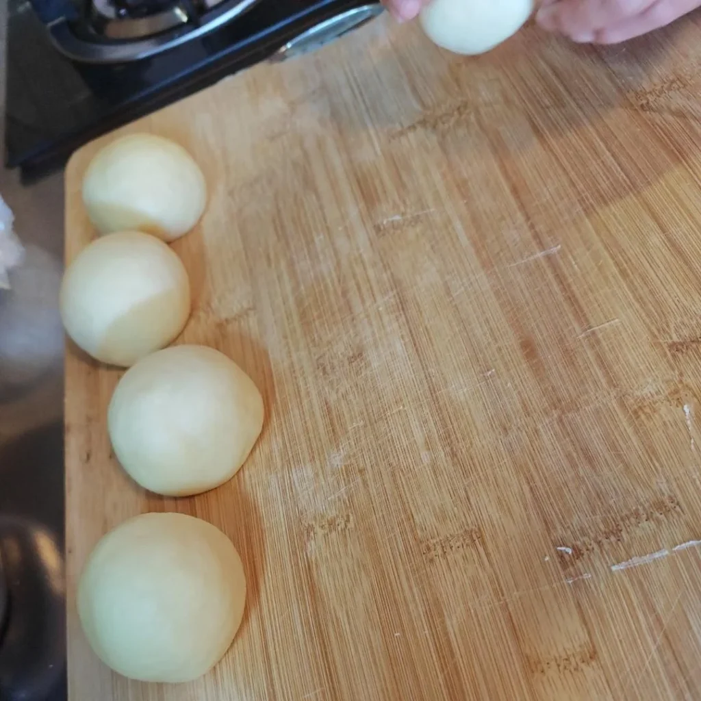 Cat’s Home Bakery ~ Caterpillar Bread