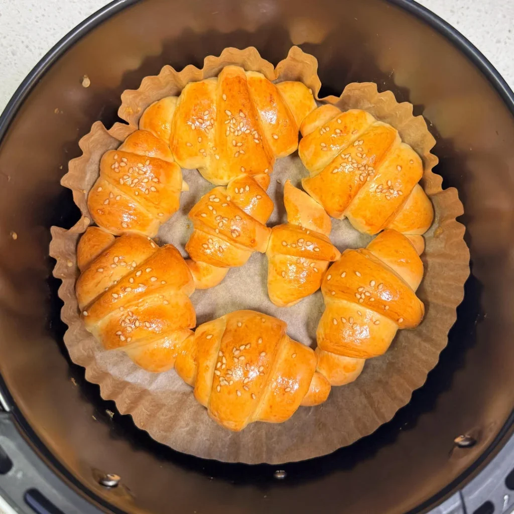 Air Fryer Bread Rolls