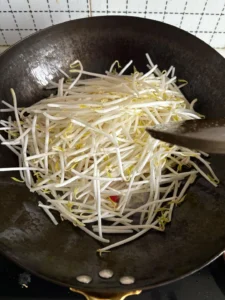 Stir-fried Bean Sprouts with Ham (Rice-Stealing Side Dish)