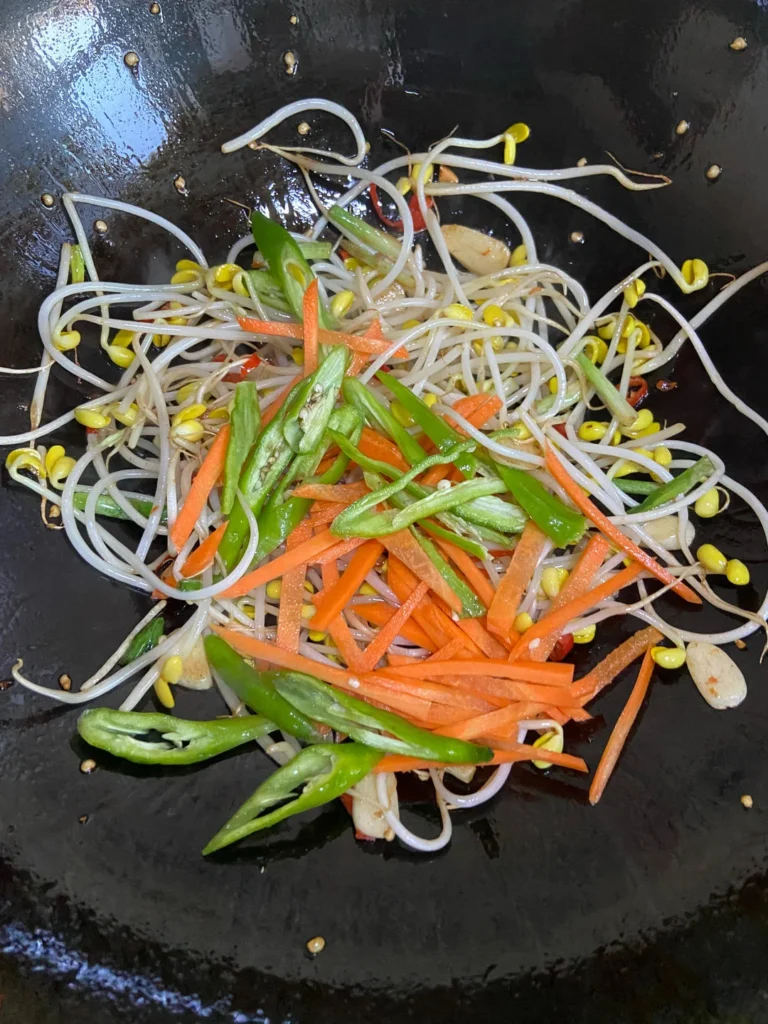 Stir-fried Soybean Sprouts with Fried Tofu Strips