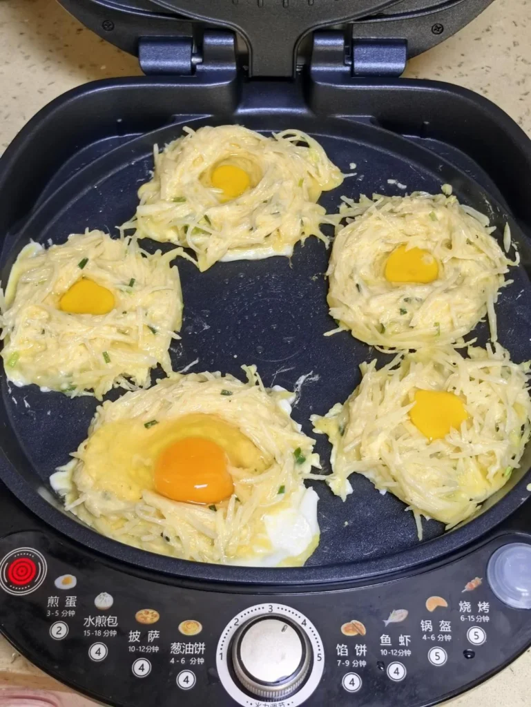 Quick Breakfast Potato and Egg Pancake