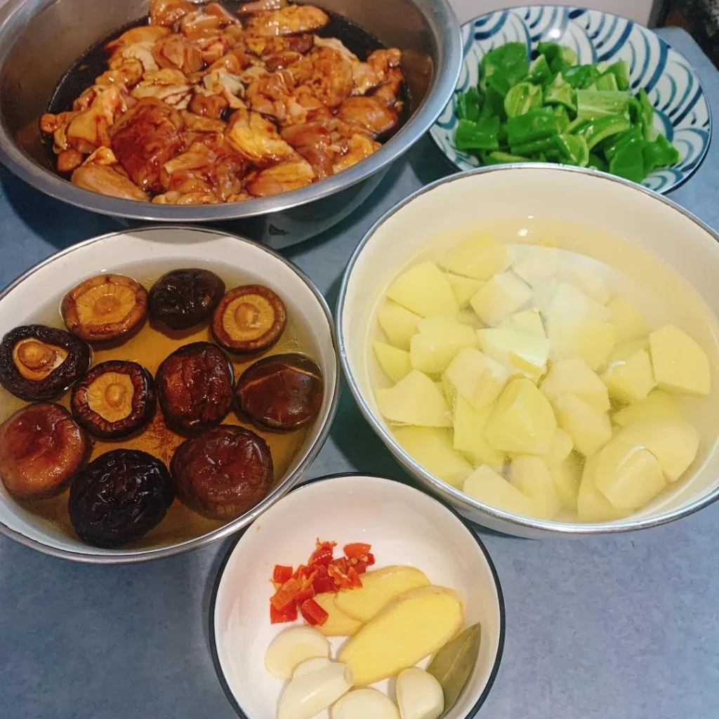 Huang Men Chicken Rice (Braised Chicken with Rice)