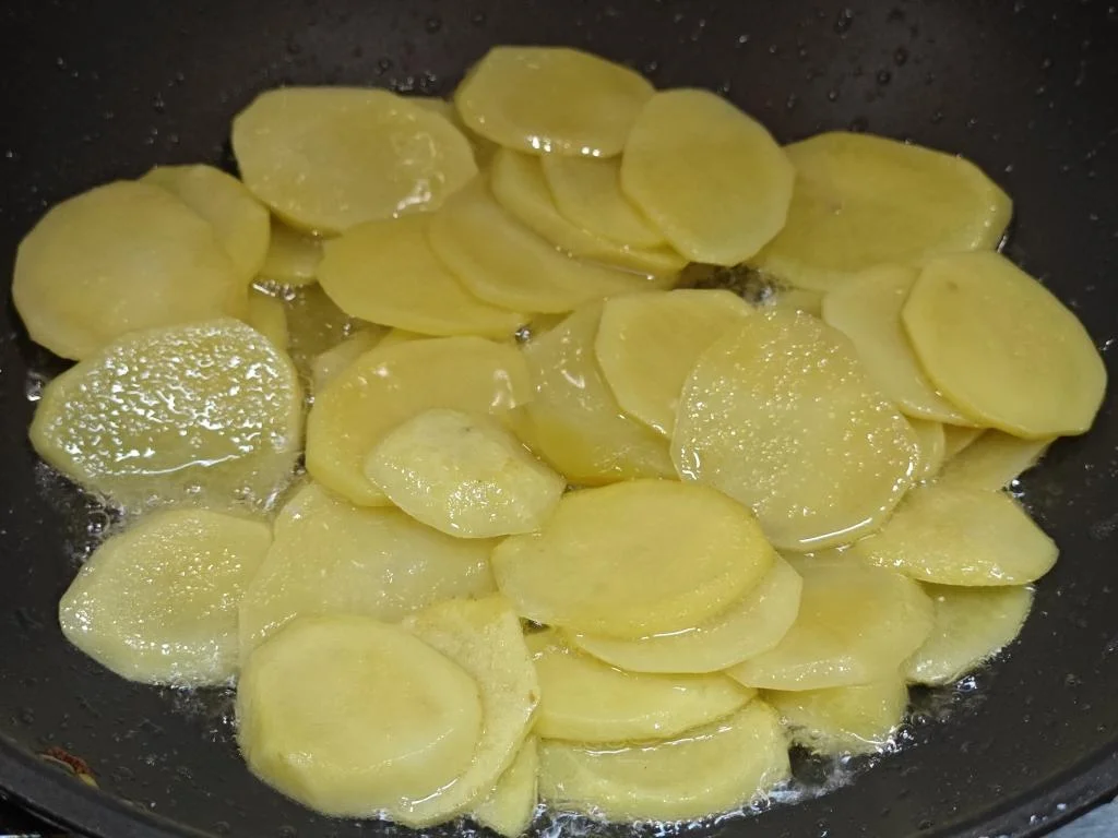 Braised Potato Slices with Pork Belly