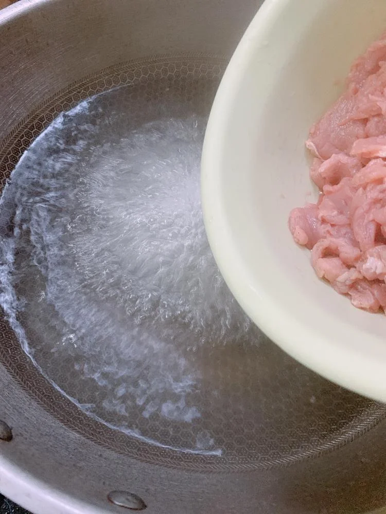 Sichuan-Style Poached Pork Tenderloin with Chili Oil Sauce