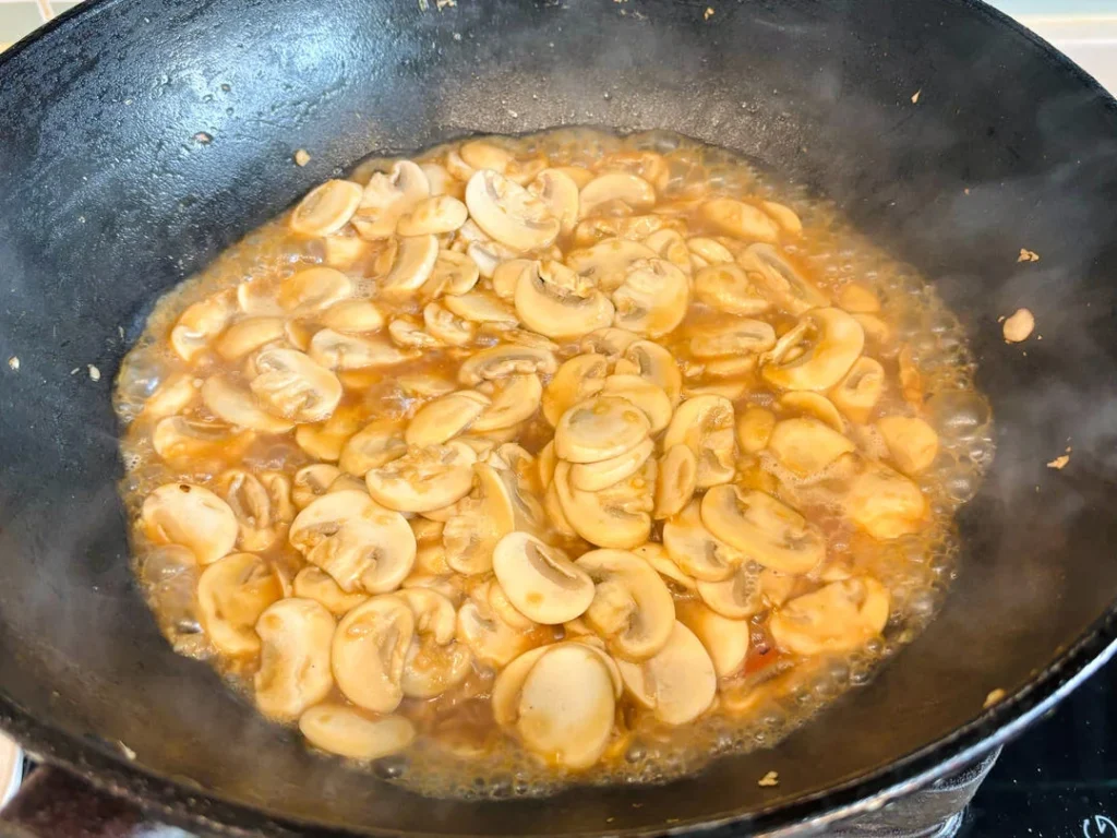 Spicy Stir-Fried Button Mushrooms with Peppers