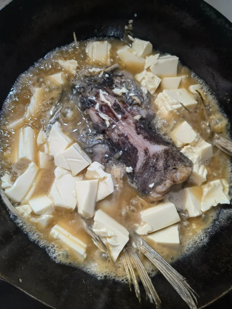 Wenzhou-Style Braised Miányú Fish Head with Tofu