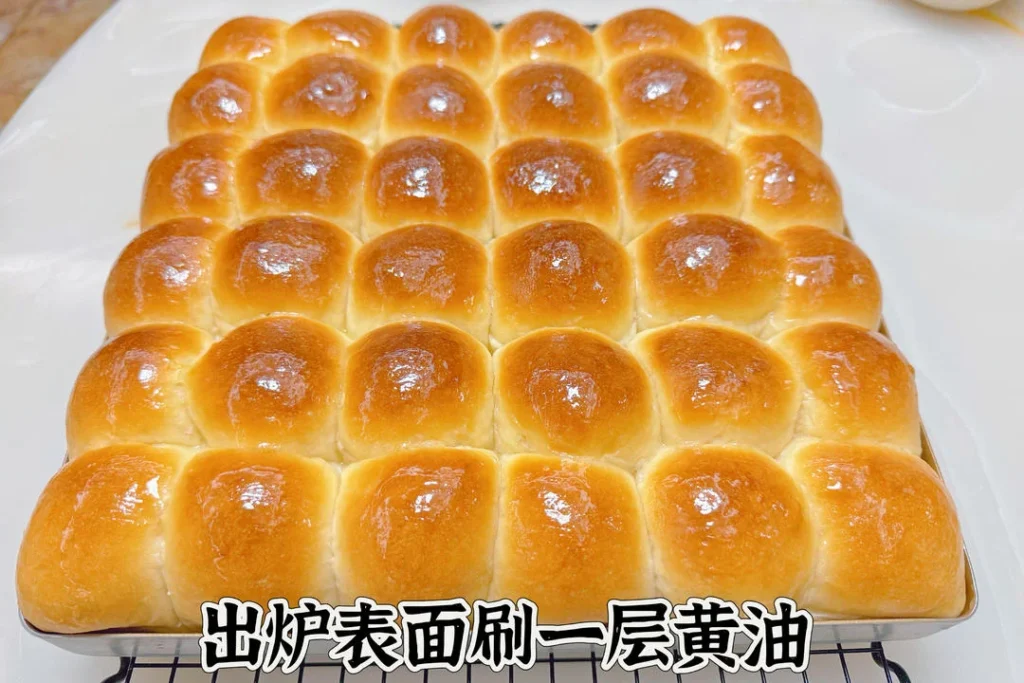 Sam’s Club-Style Butter Dinner Rolls — Crispy Outside, Soft Inside