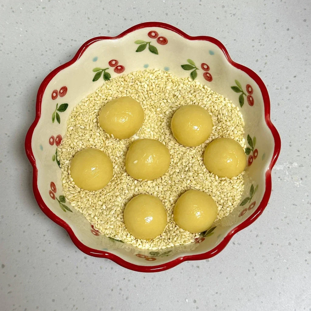 Sesame Crunch Bites – Crispy Chinese New Year Snack