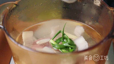 Yan Du Xian (Braised Bamboo Shoots with Cured and Fresh Pork)