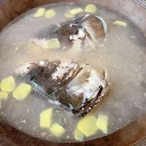 Black Tofu Pudding & Fish Head Casserole (River Fresh Soup)