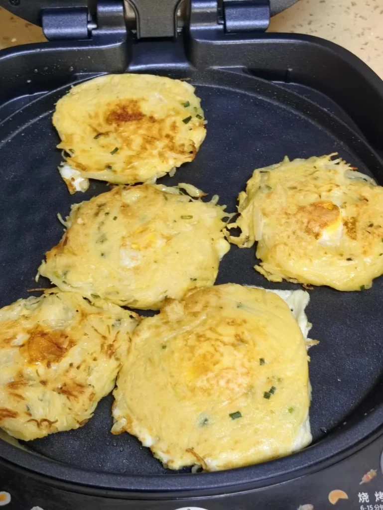 Quick Breakfast Potato and Egg Pancake