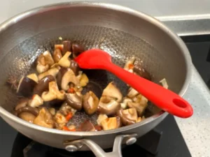 Mushroom and Chicken Stir-Fry (Quick & Easy)