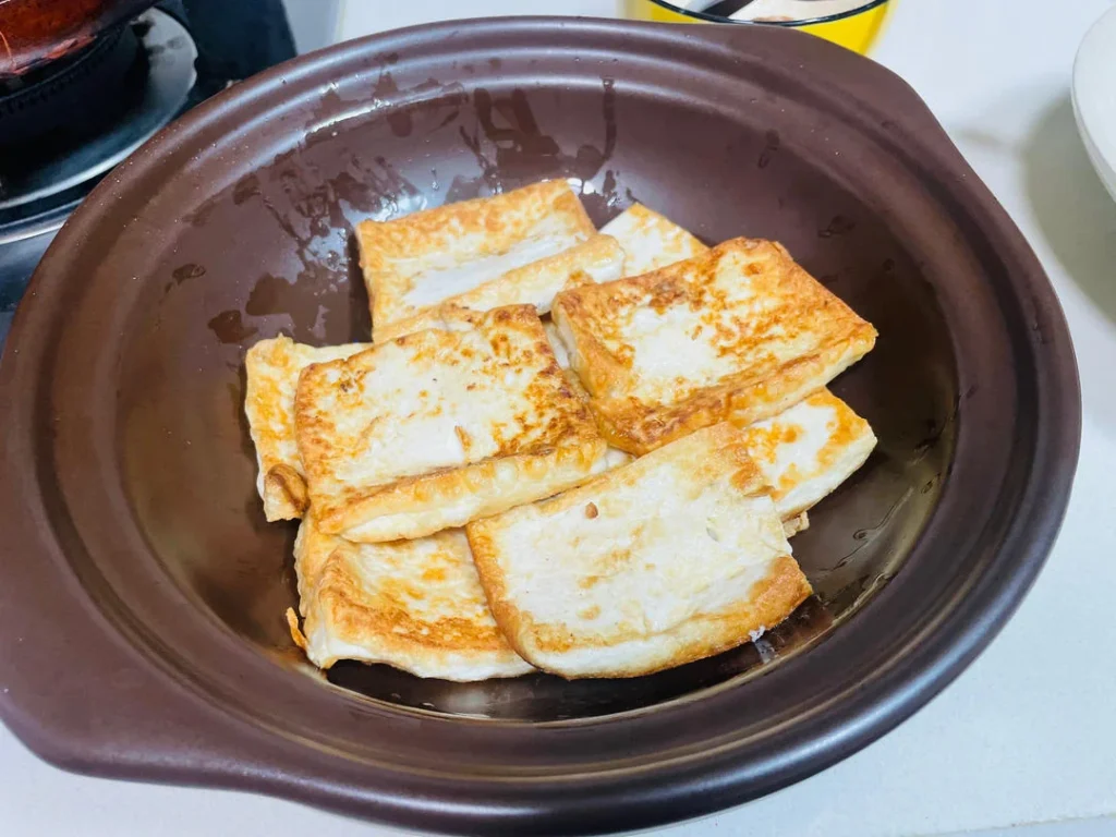 Minced Pork and Tofu Clay Pot