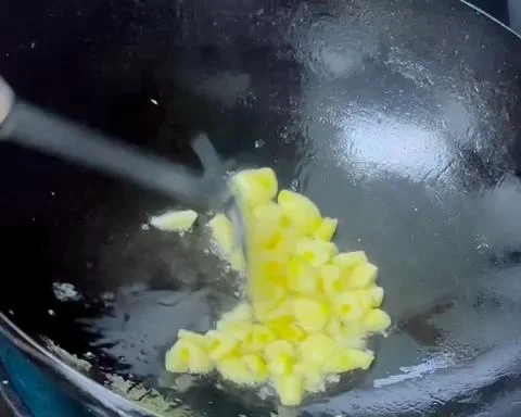 Dry Pot Chicken Wings and Shrimp