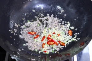 Sauce-Flavored Eggplant with Minced Pork