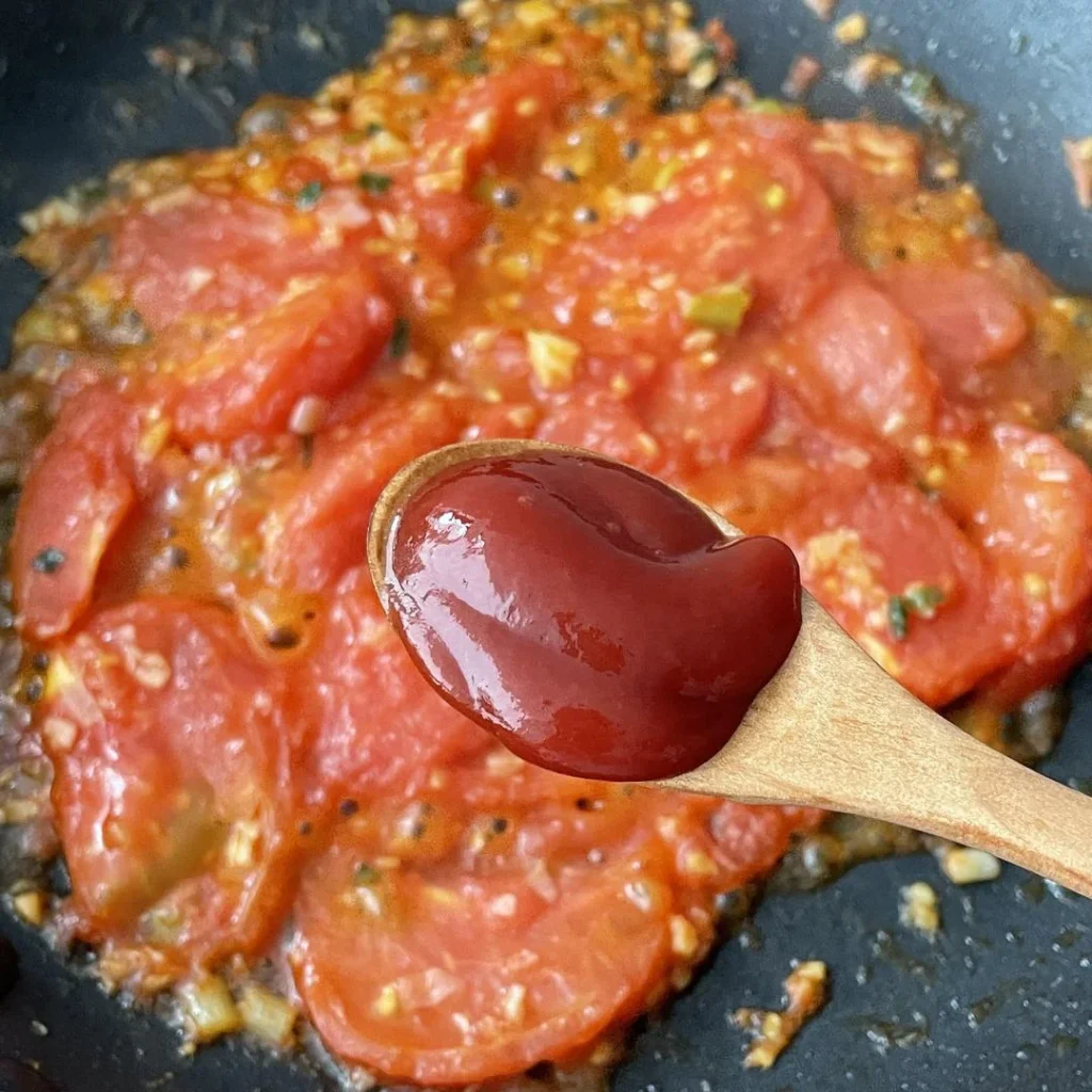 Tangy Tomato Beef with Silky Scrambled Eggs over Rice