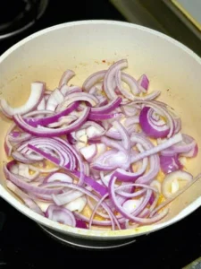 Stir-fried Chicken with Onions