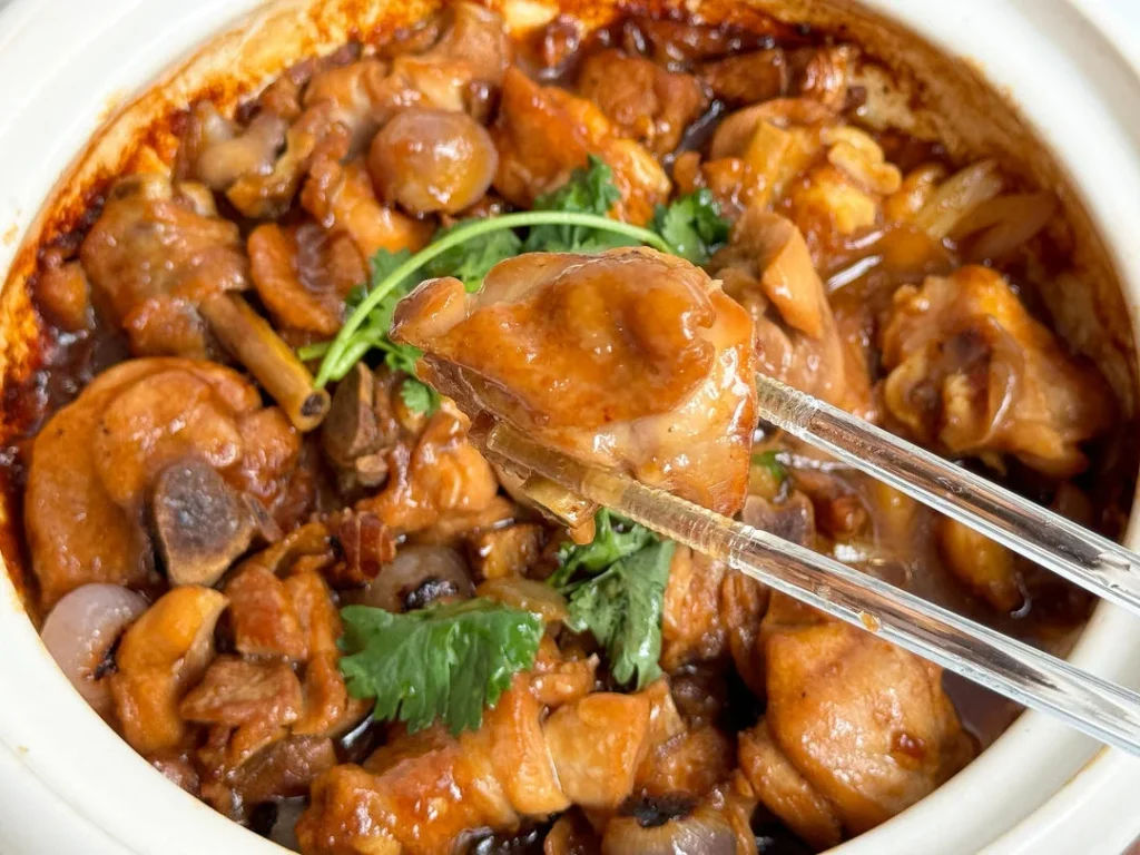 Jue Jue Chicken Clay Pot — Tender, Aromatic & Irresistibly Good with Rice!