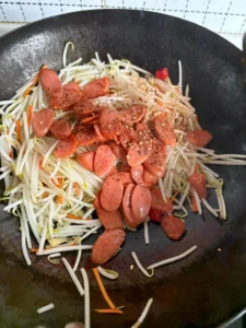 Stir-fried Bean Sprouts with Ham (Rice-Stealing Side Dish)