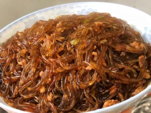 Ants Climbing a Tree (Glass Noodles with Minced Pork)