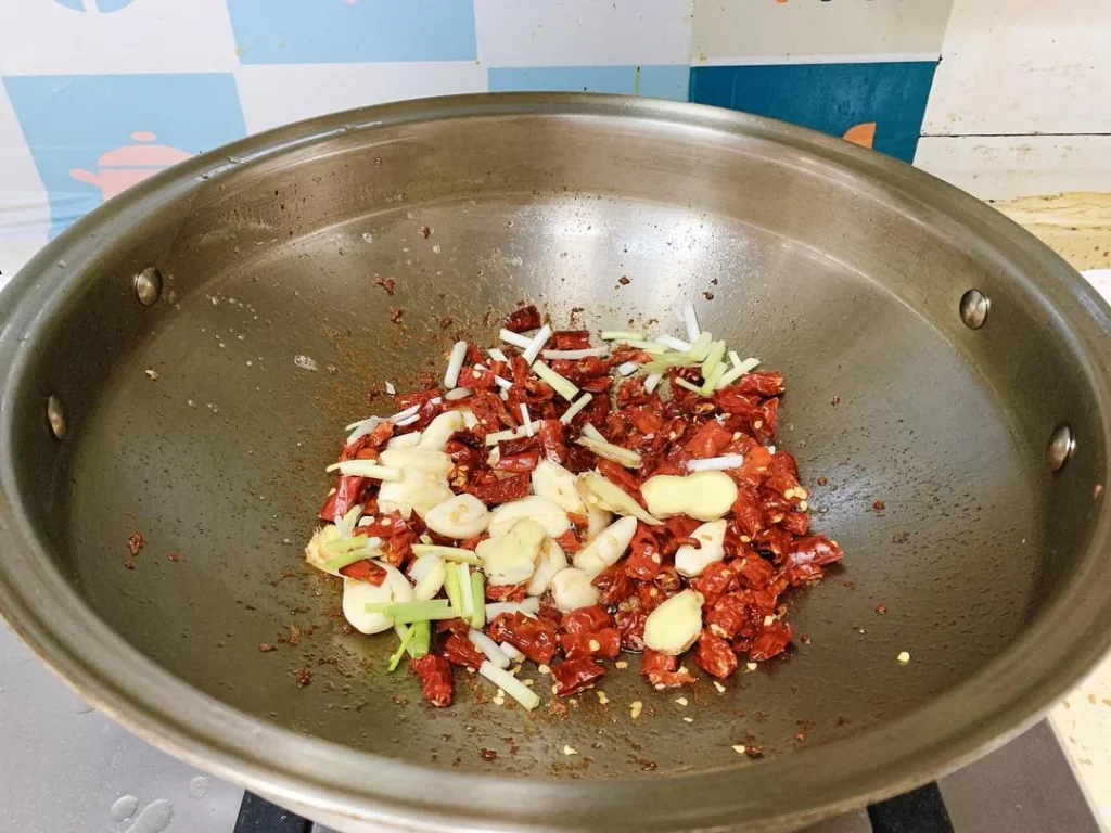 Homestyle Stir-fried Spicy Chicken