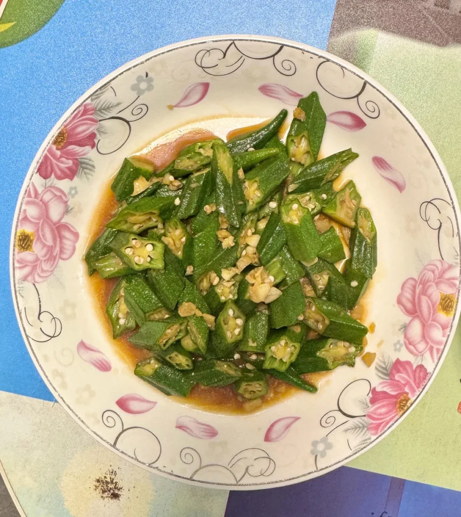 100 Home-Style Dishes Collection