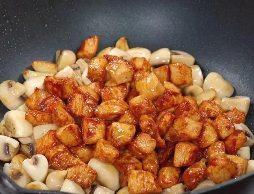 Button Mushrooms with Chicken Breast