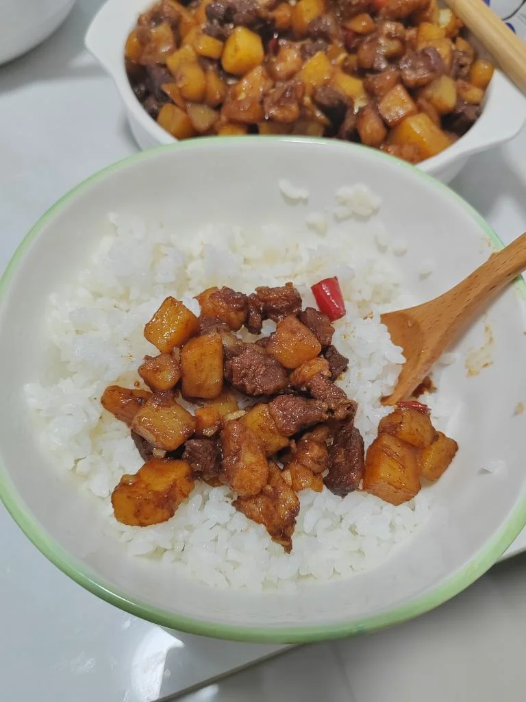 Diced Pork and Potato Stir-Fry