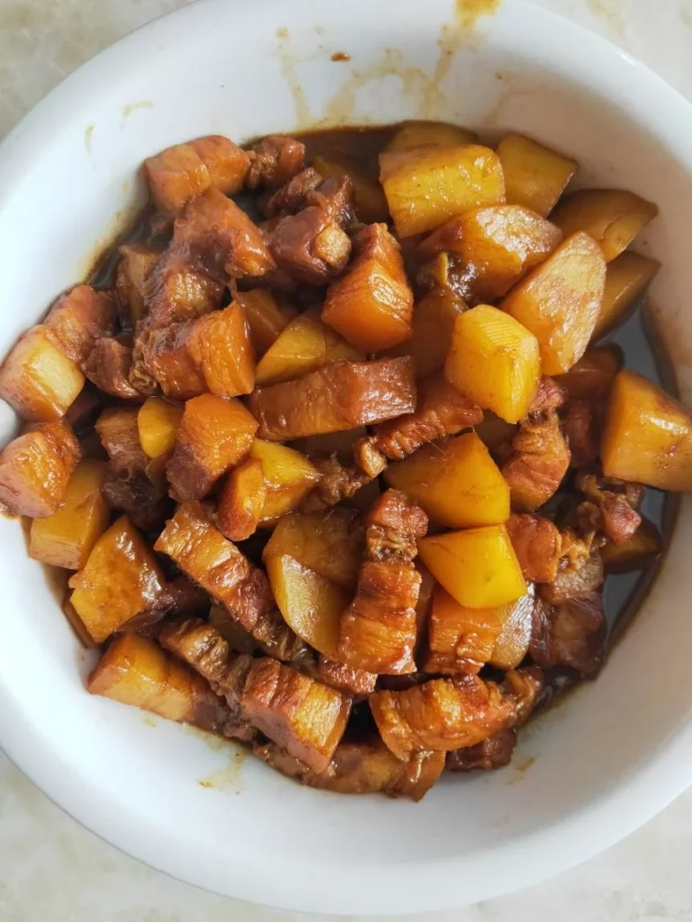Braised Pork Belly with Potatoes (Not Greasy at All)
