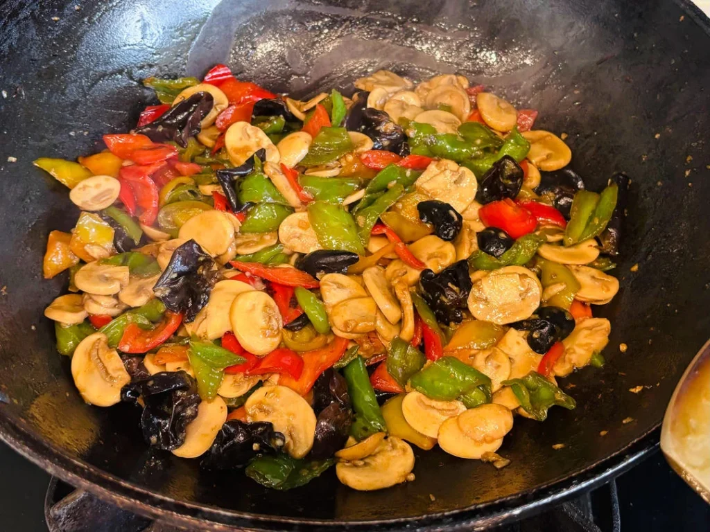 Spicy Stir-Fried Button Mushrooms with Peppers