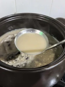 Capillary Wormwood and Crucian Carp Soup
