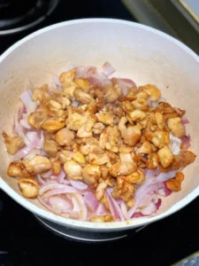 Stir-fried Chicken with Onions