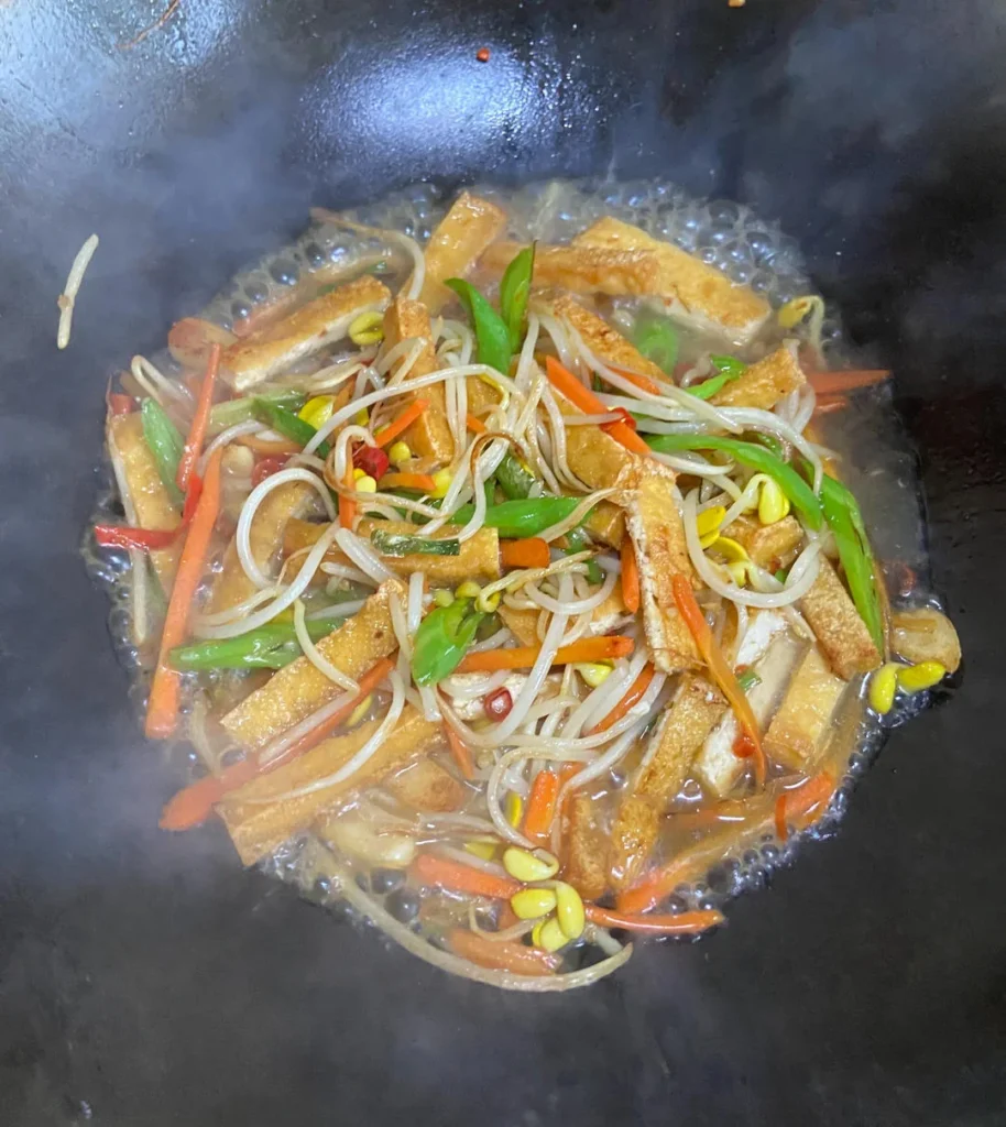 Stir-fried Soybean Sprouts with Fried Tofu Strips