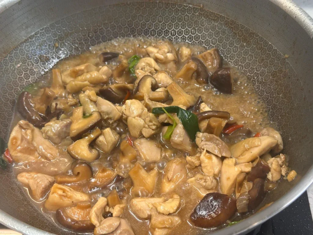 Mushroom and Chicken Stir-Fry (Quick & Easy)