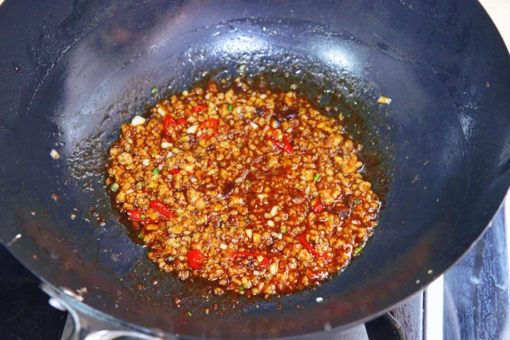 Sauce-Flavored Eggplant with Minced Pork