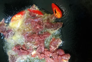 Tender Stir-fried Beef Slices — Quick & Easy