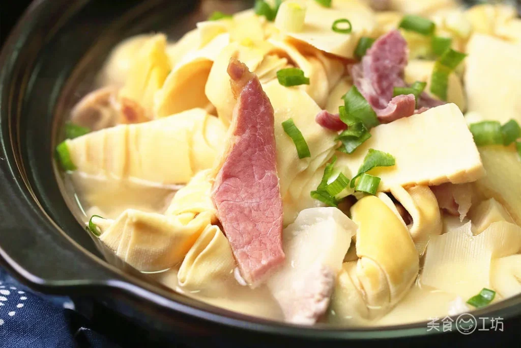 Yan Du Xian (Braised Bamboo Shoots with Cured and Fresh Pork)