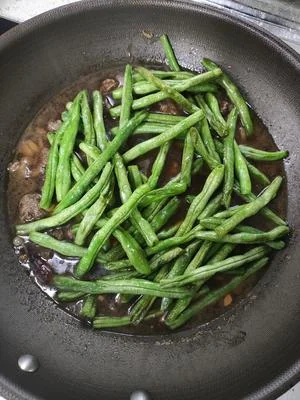 Braised Beef with Green Beans