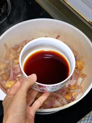 Stir-fried Chicken with Onions