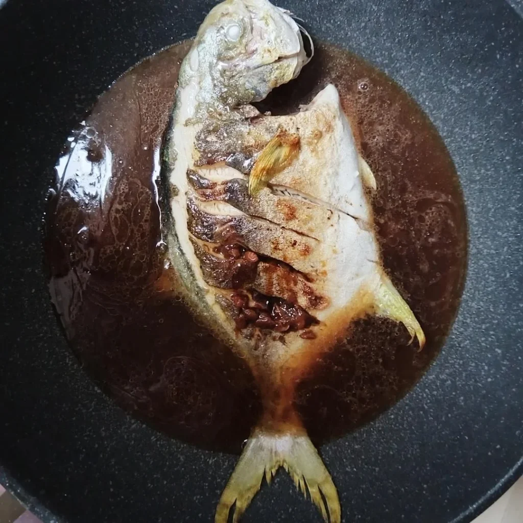 Braised Golden Pomfret