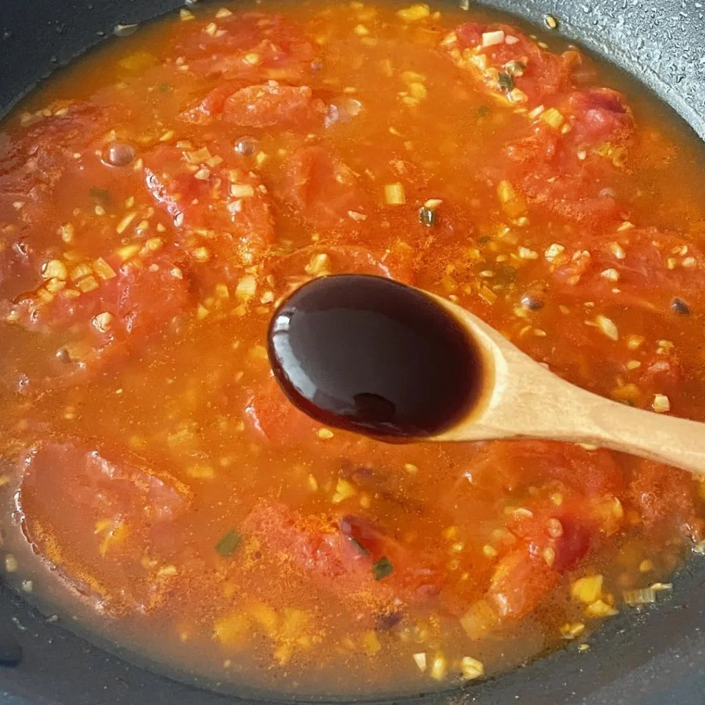 Tangy Tomato Beef with Silky Scrambled Eggs over Rice