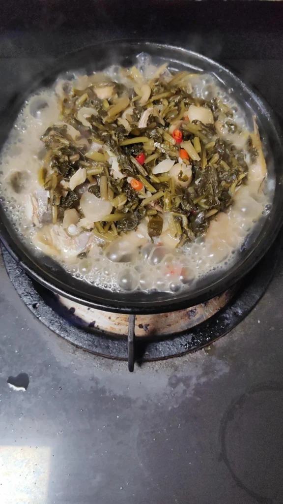 Braised Small Sea Fish with Pickled Radish