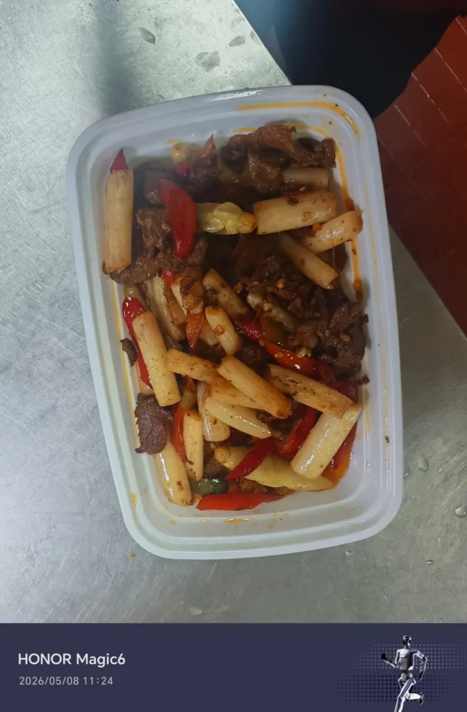 Stir-Fried Lotus Root Tips with Beef