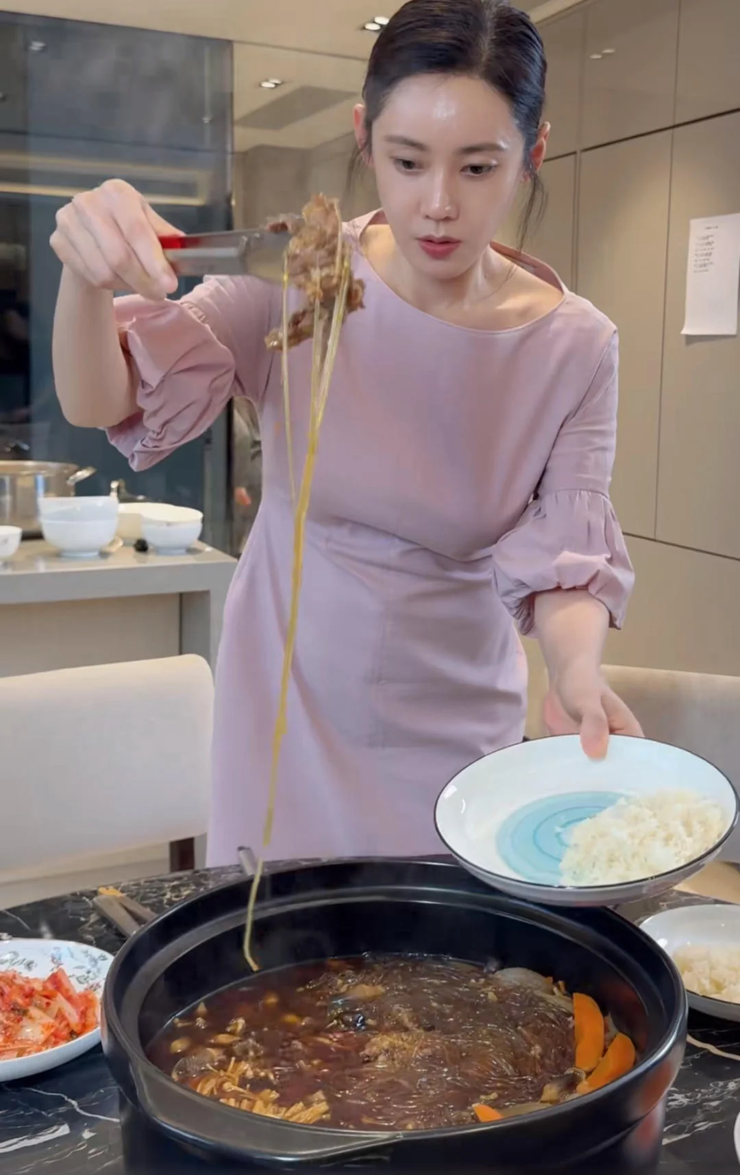 Choo Ja-hyun’s Beef and Vegetable Soup