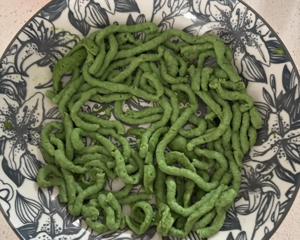 Spinach Chicken Squeeze Noodles