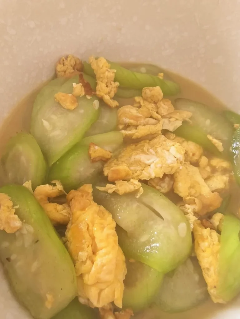 Quick Stir-fried Loofah with Egg