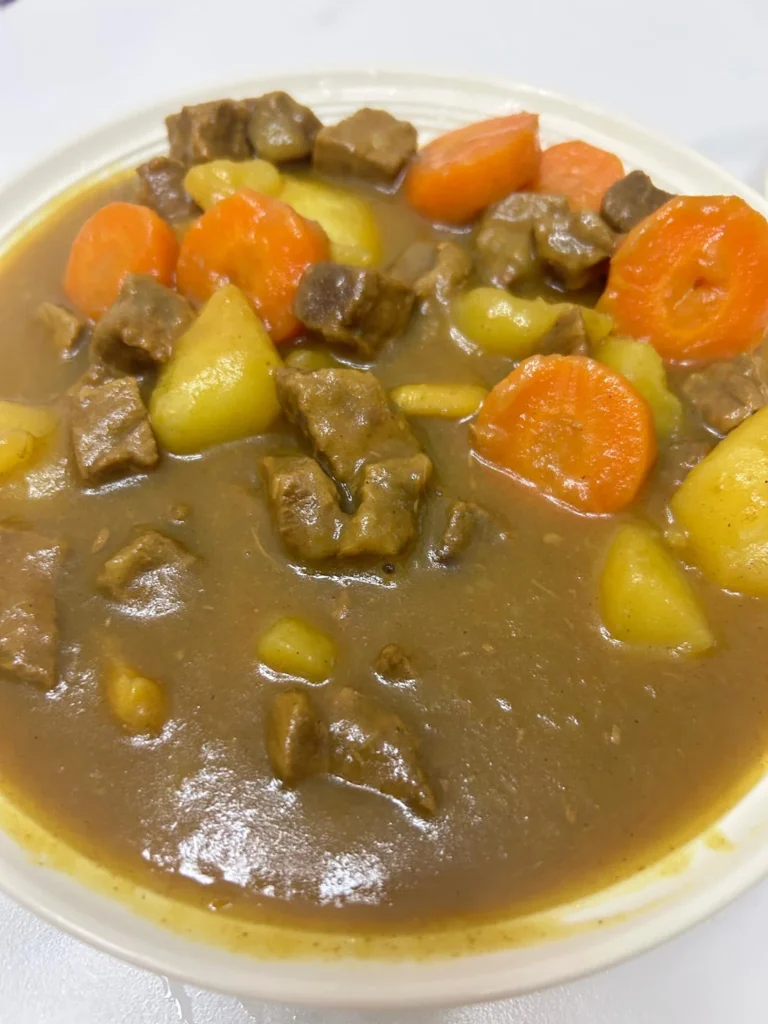 Curry Braised Beef with Potatoes and Carrots 🍛