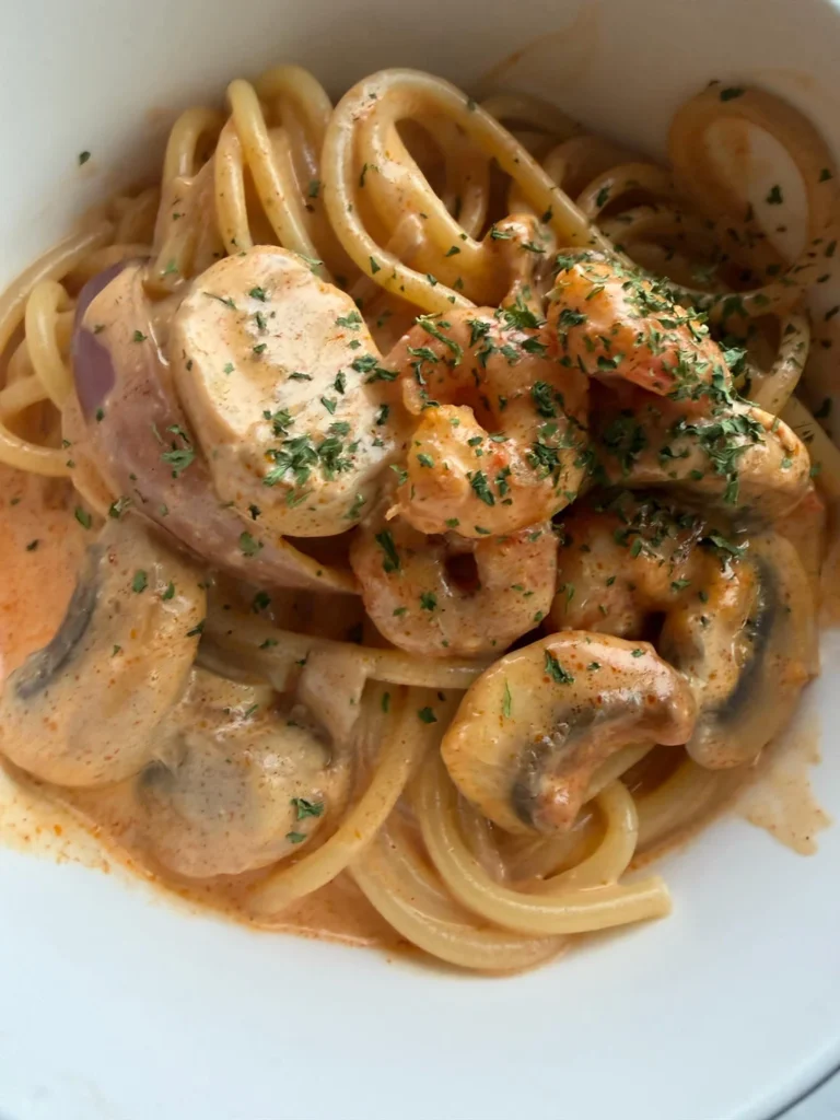 Rich & Creamy Korean Spicy Carbonara Pasta